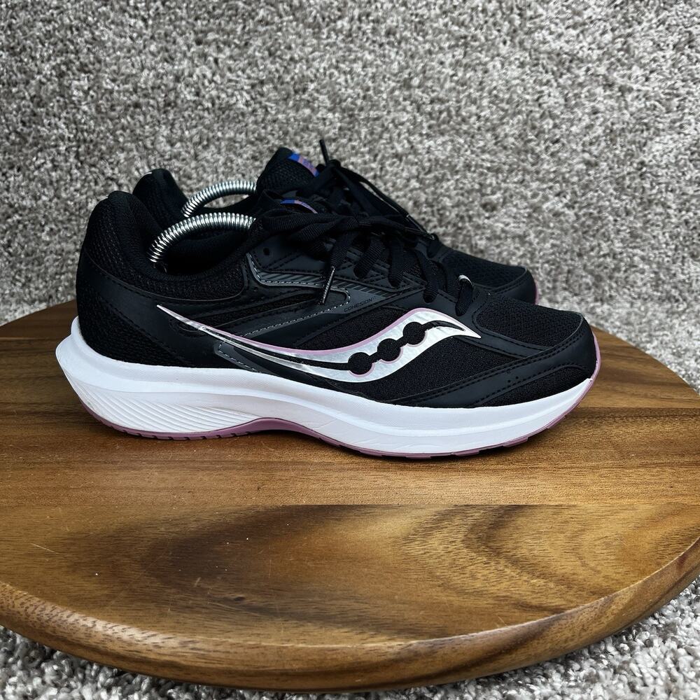 Saucony Women's Size 8 B Cohesion 17 Running Shoes in Black/Orchid Sneakers